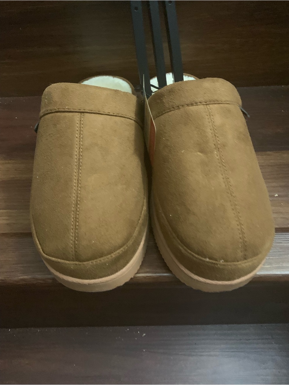 New Dearfoam Men's Slip-On Suede Mules in Brown. Size S 7-8